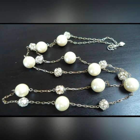 VINTAGE SIGNED CAROLEE RHINESTONE & GLASS PEARL 35" NECKLACE - Picture 1 of 2